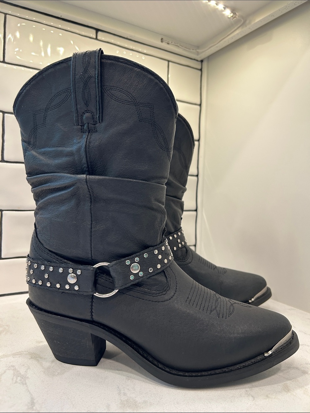 Shyanne Women's Tammye Slouch Harness Western Boho Boot - Round Toe Size 9 Black - Picture 13 of 15